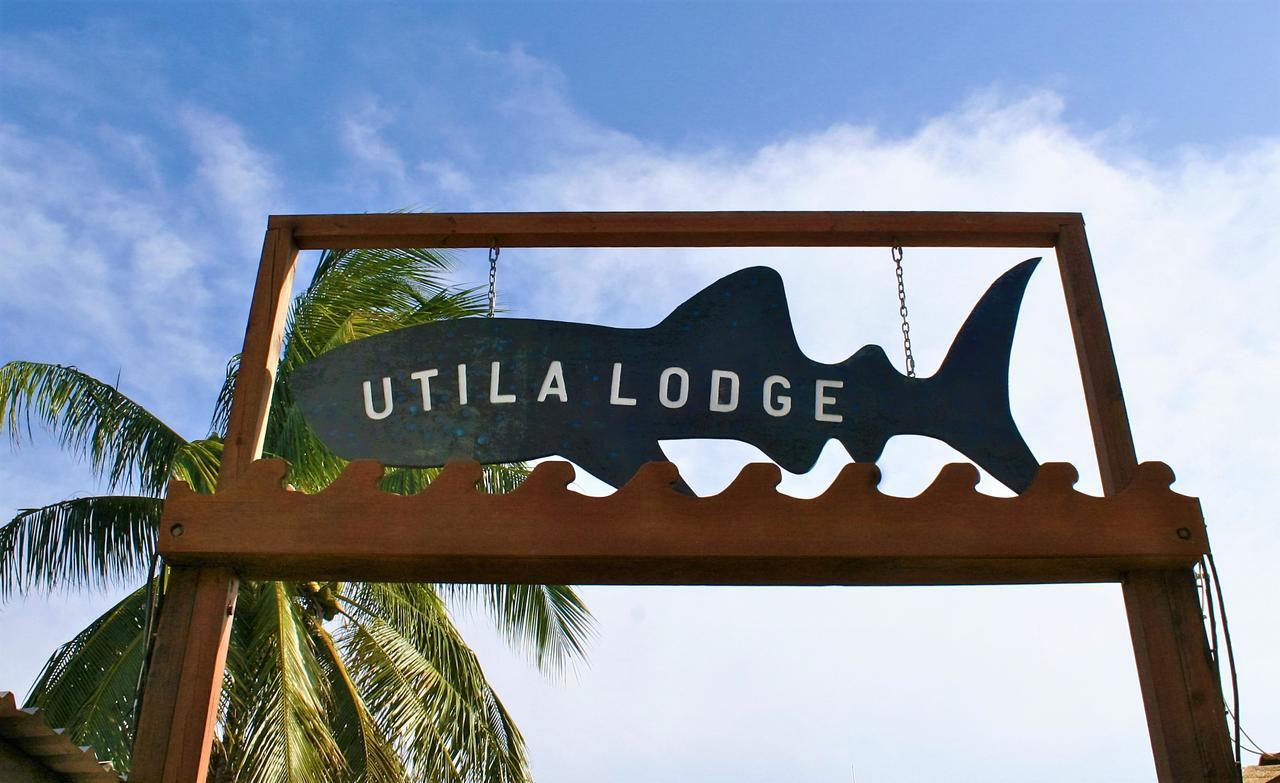 Utila Lodge Buitenkant foto